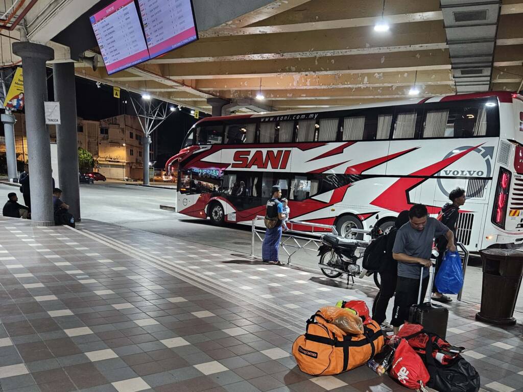 Night bus travel in Malaysia for backpackers