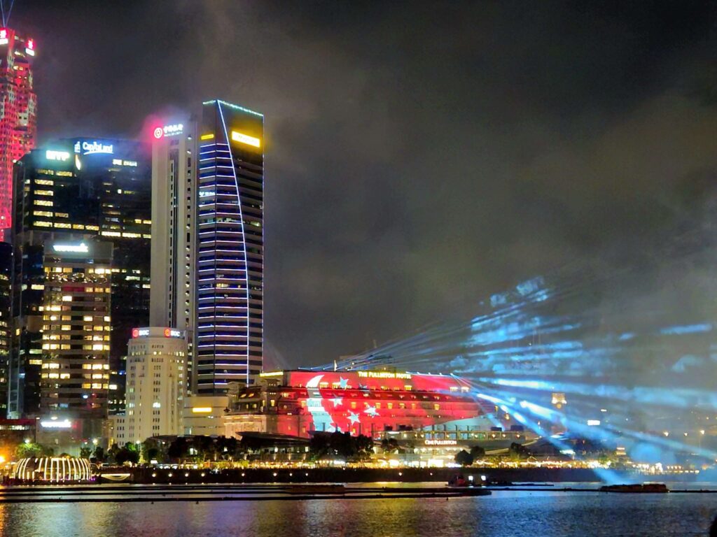 Singapore Spectra Light and Water Show, must-see if you are visiting Singapore on a Budget